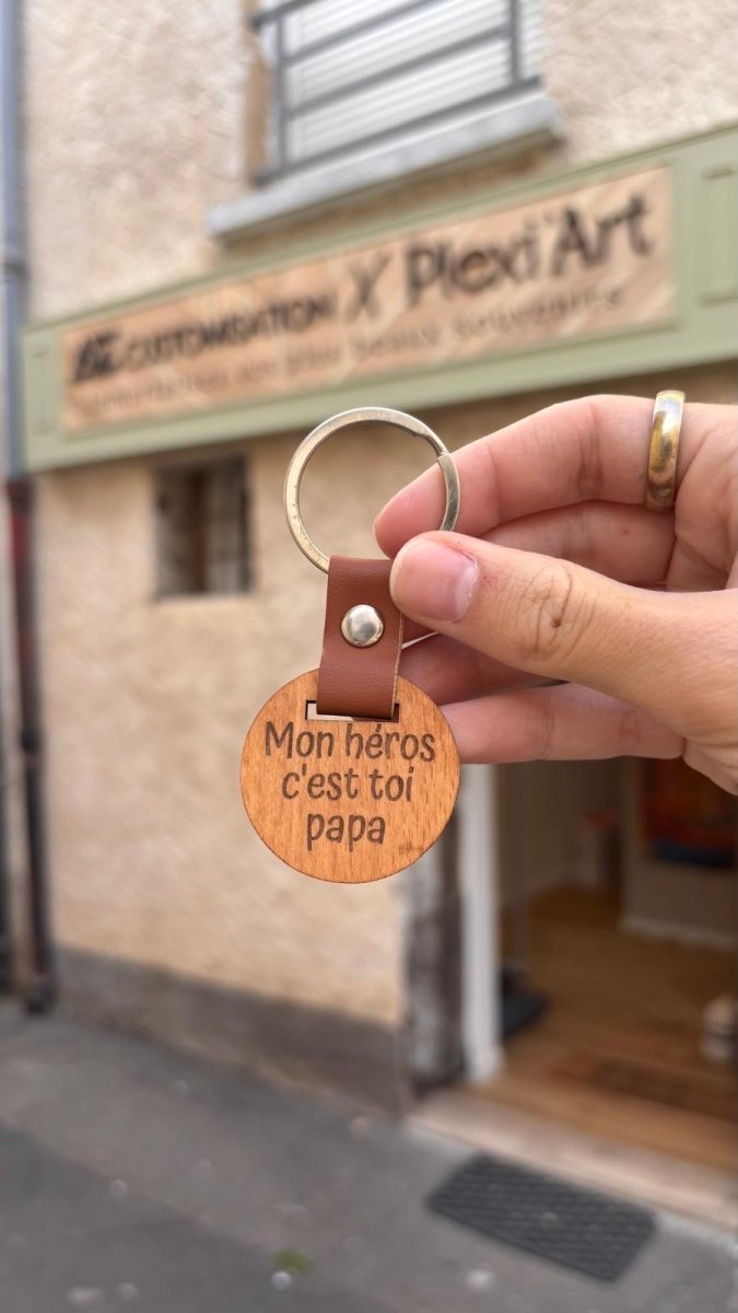 Porte-Clés en Bois Gravé