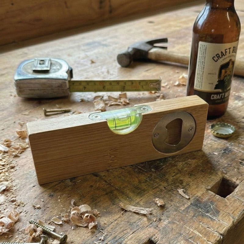 Niveau à Bulle & Décapsuleur en Bois Gravé